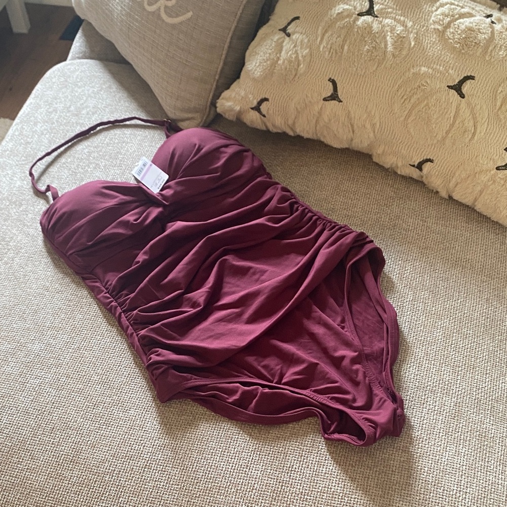 Anne Cole Burgundy Women's One Piece Swimsuit Size 6